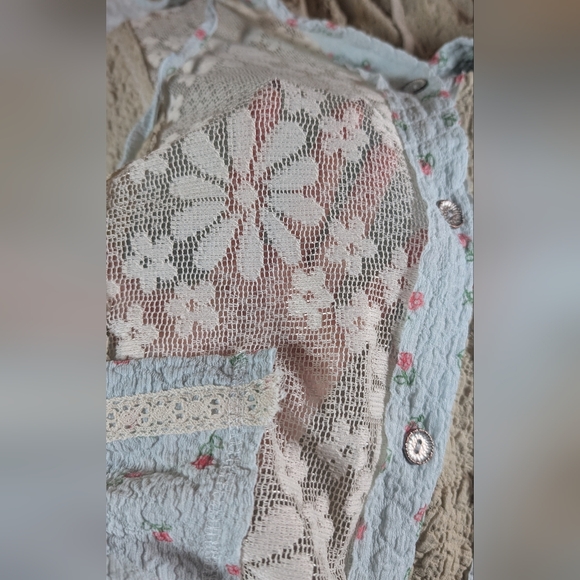 POL- Floral Patchwork Hoodie - Picture 9 of 11